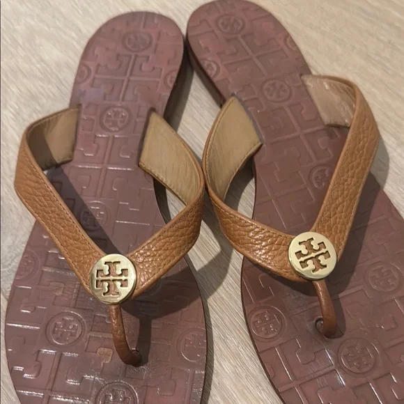 Tory Burch Tan Flip Flops - Picture 7 of 8